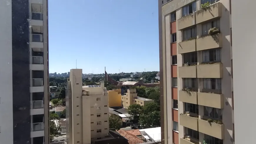 Foto 1 de Apartamento com 1 Quarto para alugar, 56m² em Cristo Rei, Curitiba