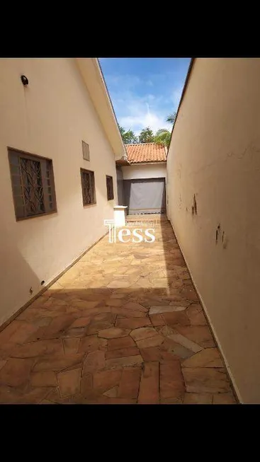 Foto 1 de Casa com 3 Quartos à venda, 360m² em , Guapiaçu