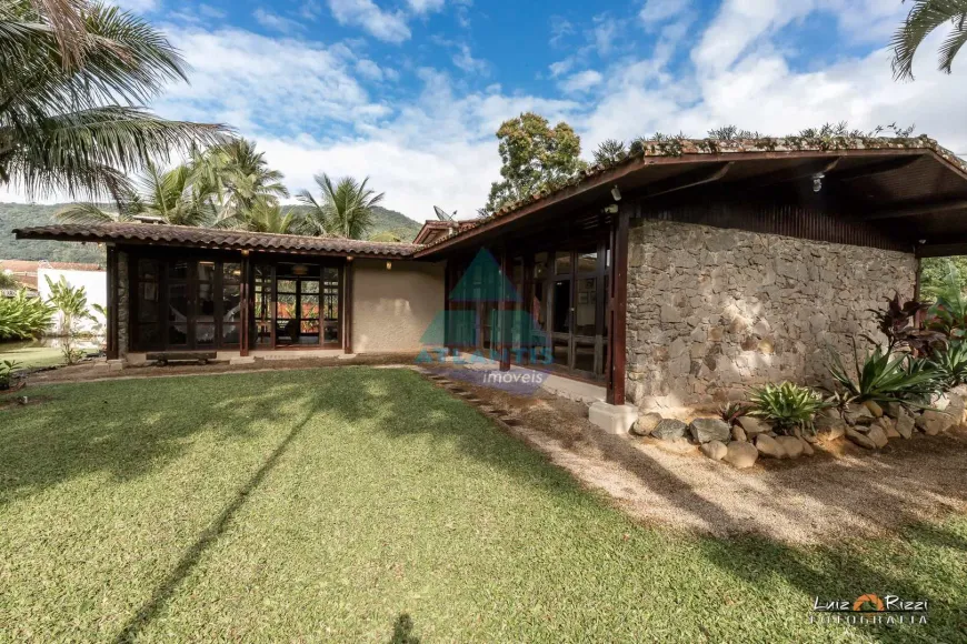 Foto 1 de Casa com 3 Quartos à venda, 1107m² em PRAIA DE MARANDUBA, Ubatuba