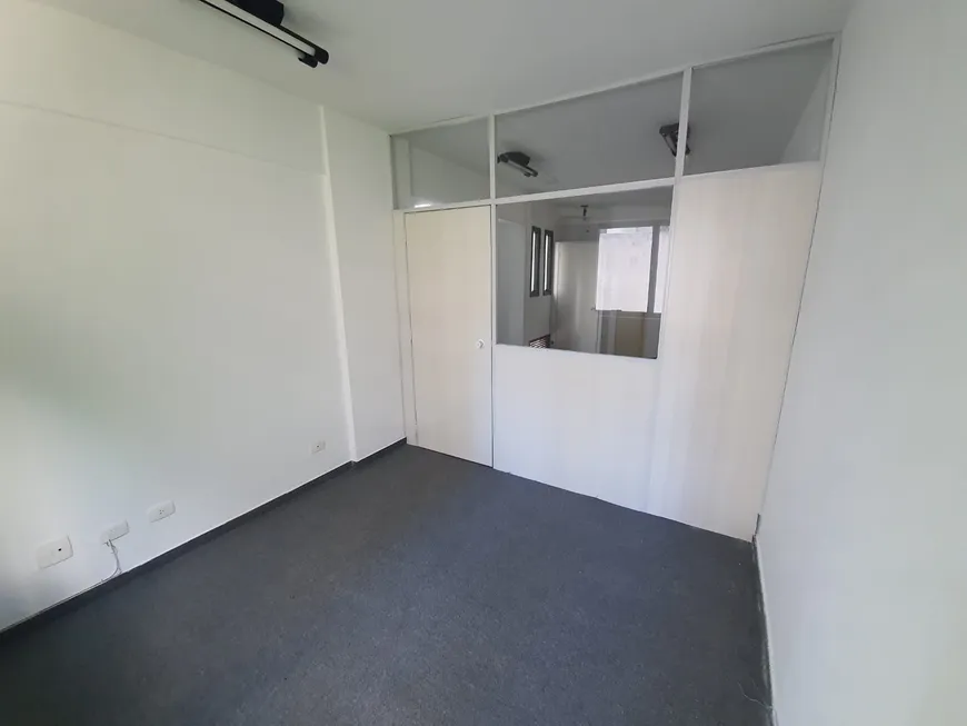 Foto 1 de Sala Comercial para alugar, 30m² em Liberdade, São Paulo