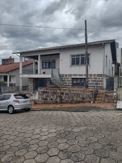 Foto 1 de Casa com 6 Quartos à venda, 274m² em Sao Cristovao, Criciúma