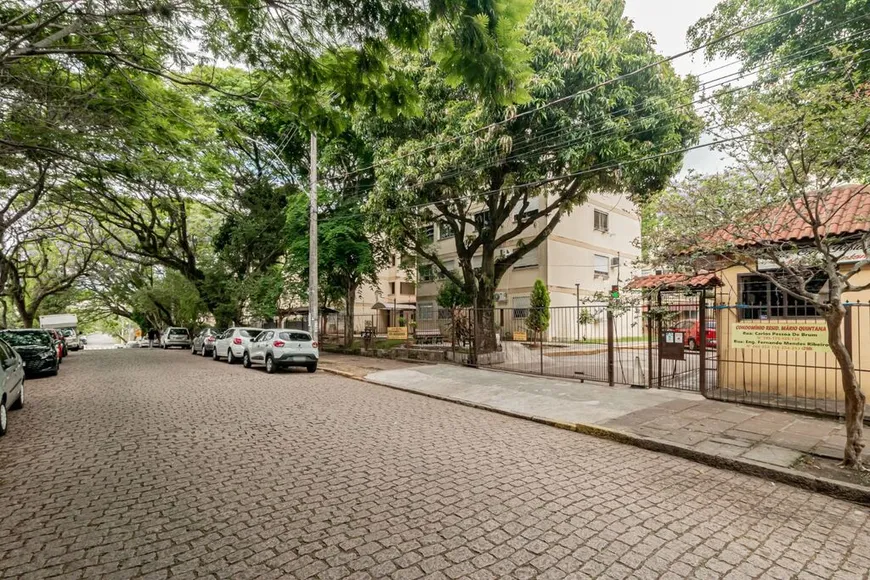 Foto 1 de Apartamento com 2 Quartos à venda, 56m² em Santo Antônio, Porto Alegre