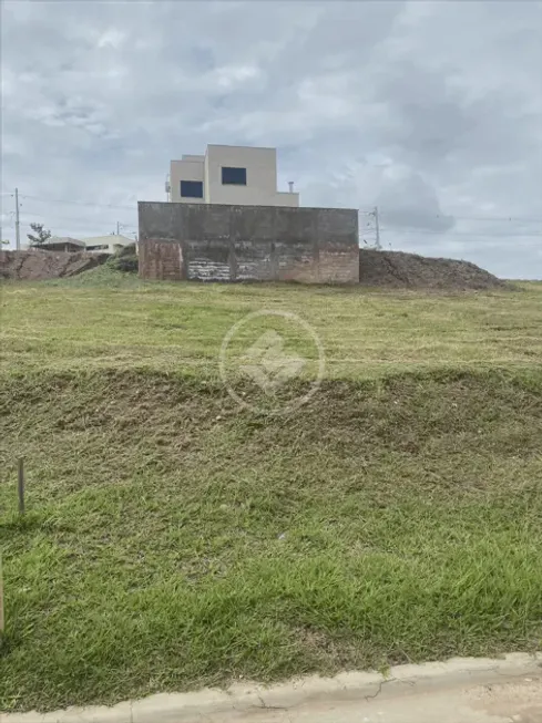 Foto 1 de Lote/Terreno à venda, 300m² em Jardins Barcelona, Senador Canedo