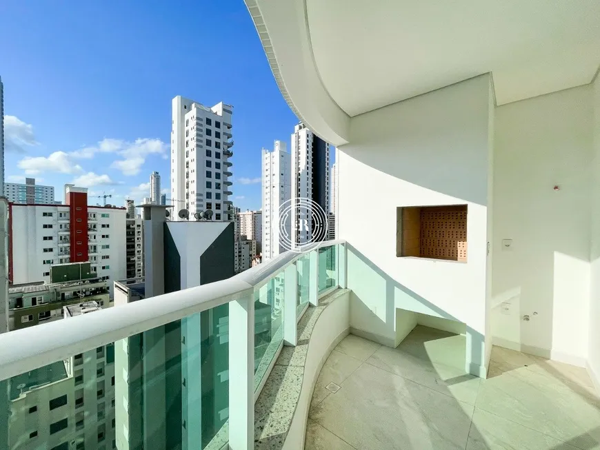 Foto 1 de Apartamento com 3 Quartos à venda, 120m² em Centro, Balneário Camboriú