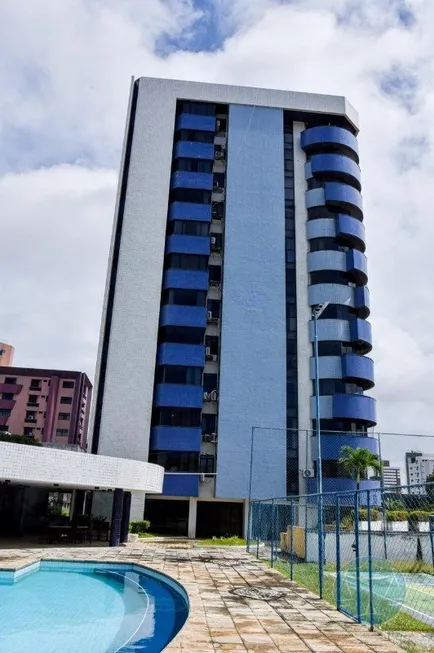 Foto 1 de Apartamento com 3 Quartos à venda, 247m² em Candelária, Natal