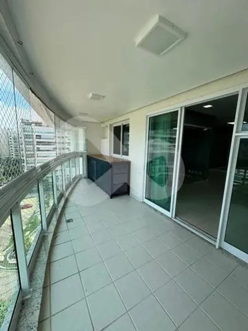 Foto 1 de Apartamento com 4 Quartos para alugar, 130m² em Barra da Tijuca, Rio de Janeiro