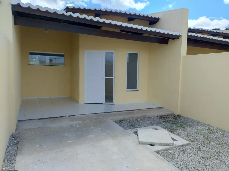 Foto 1 de Casa com 2 Quartos à venda, 80m² em Gereraú, Itaitinga