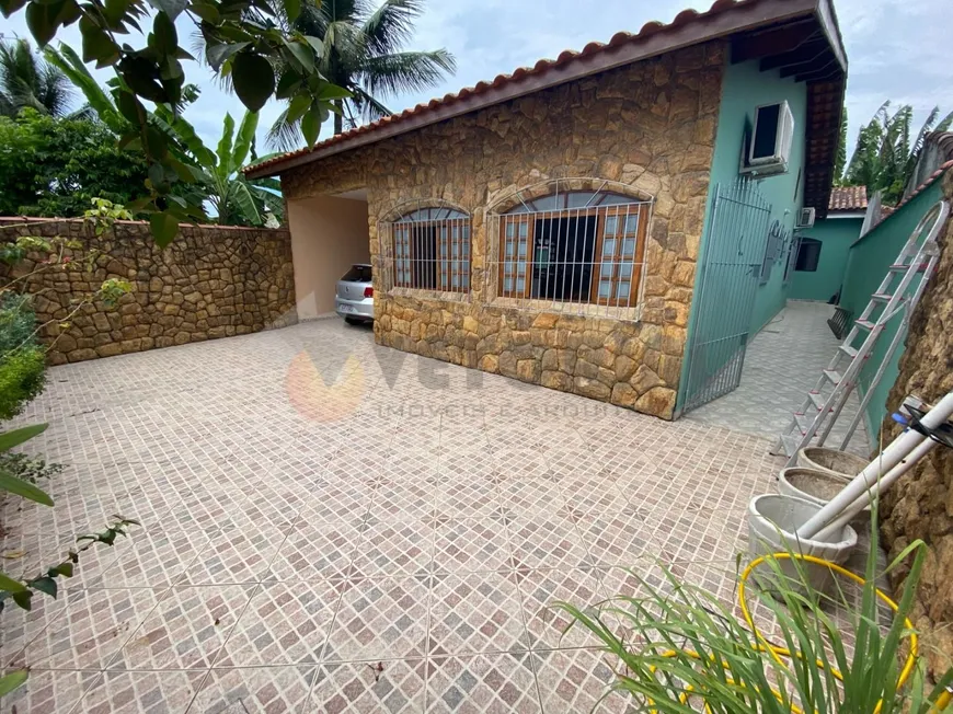 Foto 1 de Casa com 3 Quartos à venda, 125m² em Balneário dos Golfinhos , Caraguatatuba