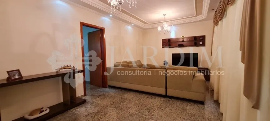 Foto 1 de Casa com 3 Quartos à venda, 207m² em São Judas, Piracicaba