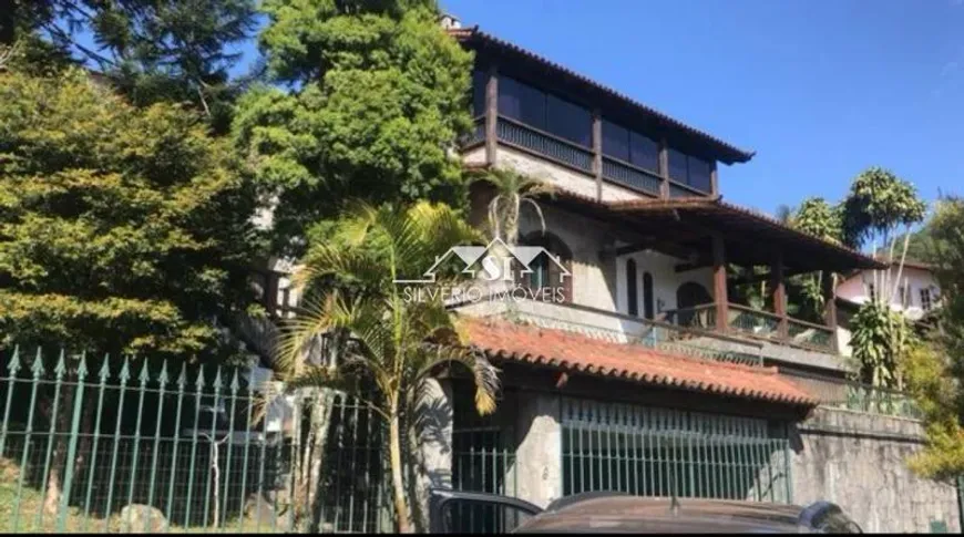 Foto 1 de Casa de Condomínio com 4 Quartos para alugar, 450m² em Quitandinha, Petrópolis