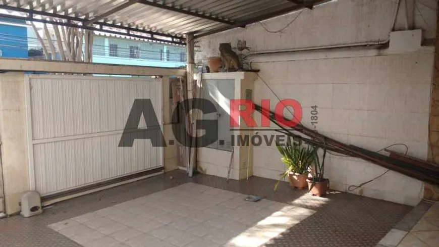 Foto 1 de Casa com 2 Quartos à venda, 116m² em Rocha Miranda, Rio de Janeiro