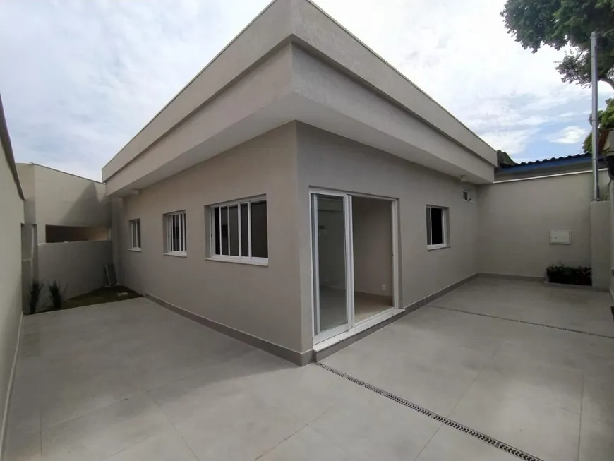 Foto 1 de Casa com 3 Quartos para alugar, 180m² em Glória, Belo Horizonte