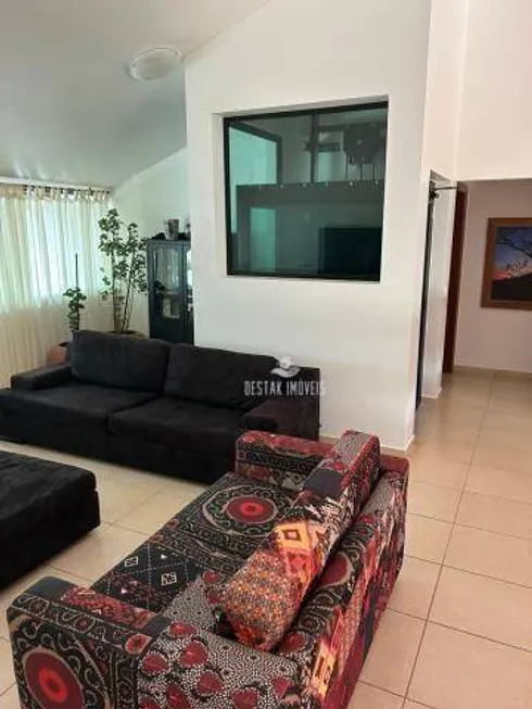 Foto 1 de Sobrado com 4 Quartos à venda, 500m² em Jardim Karaíba, Uberlândia