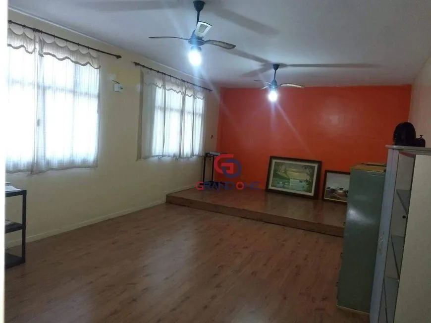 Foto 1 de Casa com 13 Quartos à venda, 299m² em Santa Rosa, Niterói