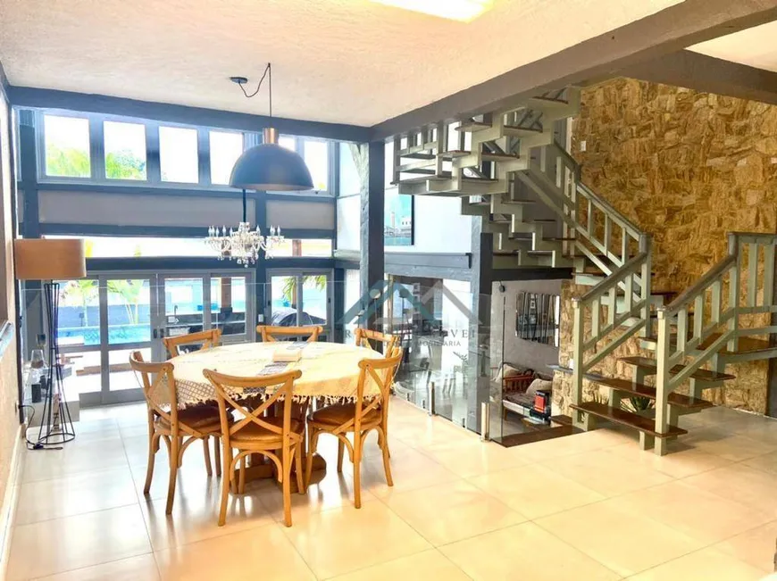 Foto 1 de Casa de Condomínio com 3 Quartos à venda, 400m² em Residencial Dez, Santana de Parnaíba