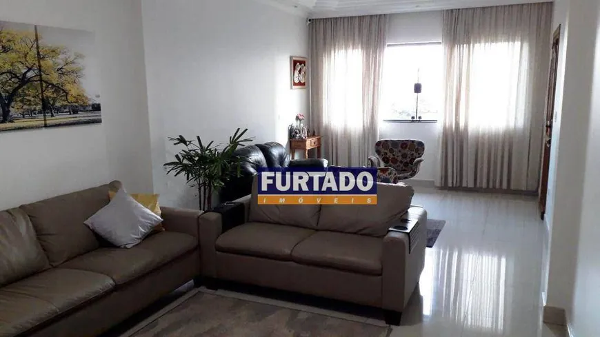 Foto 1 de Casa com 3 Quartos à venda, 198m² em Vila Palmares, Santo André