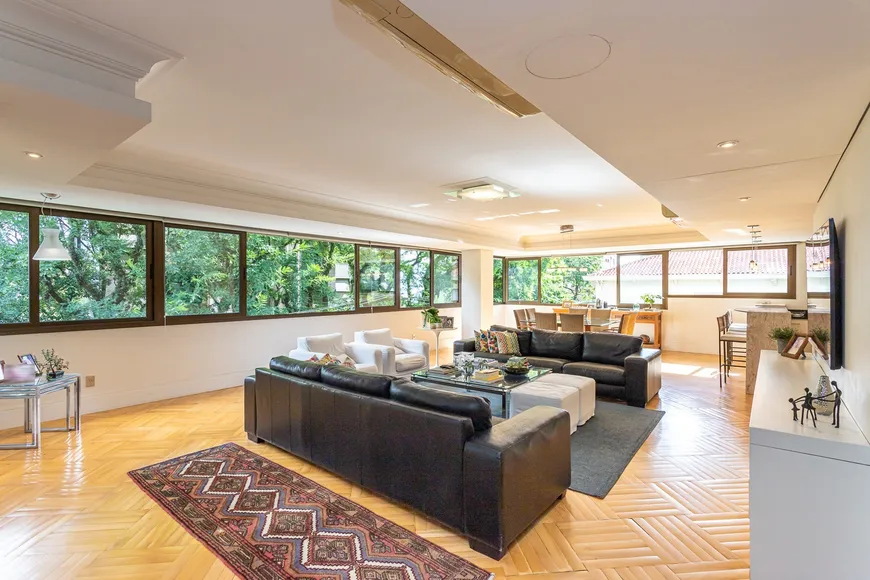 Foto 1 de Apartamento com 3 Quartos à venda, 243m² em Rio Branco, Porto Alegre