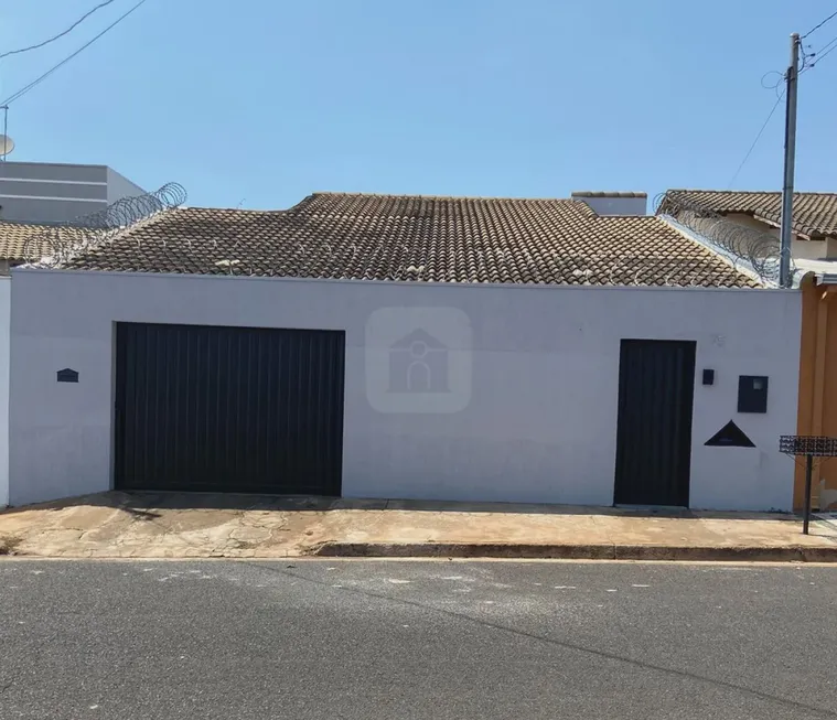 Foto 1 de Casa com 3 Quartos à venda, 170m² em Jardim Europa, Uberlândia