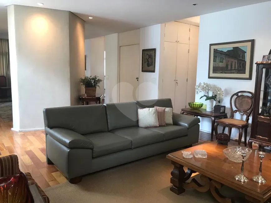 Foto 1 de Apartamento com 3 Quartos à venda, 172m² em Higienópolis, São Paulo