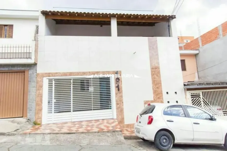 Foto 1 de Sobrado com 3 Quartos à venda, 300m² em Vila União, São Paulo