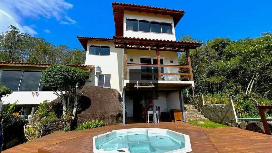 Foto 1 de Casa com 3 Quartos à venda, 230m² em Cacupé, Florianópolis