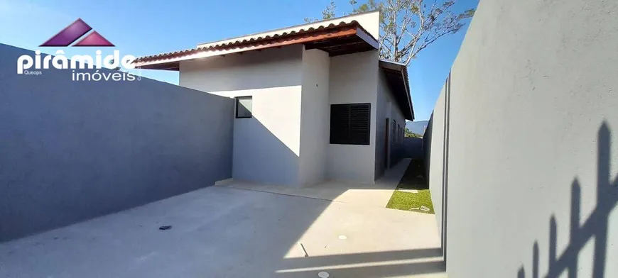 Foto 1 de Casa com 2 Quartos à venda, 55m² em Balneário dos Golfinhos , Caraguatatuba