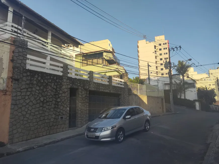 Foto 1 de Casa com 3 Quartos à venda, 367m² em São Mateus, Juiz de Fora