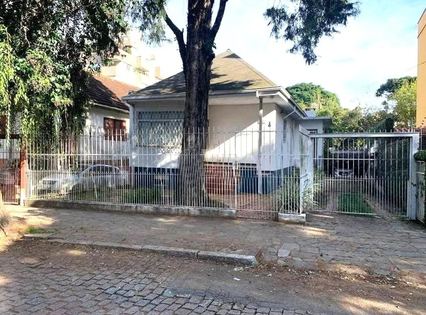 Foto 1 de Casa com 2 Quartos para alugar, 100m² em Passo da Areia, Porto Alegre