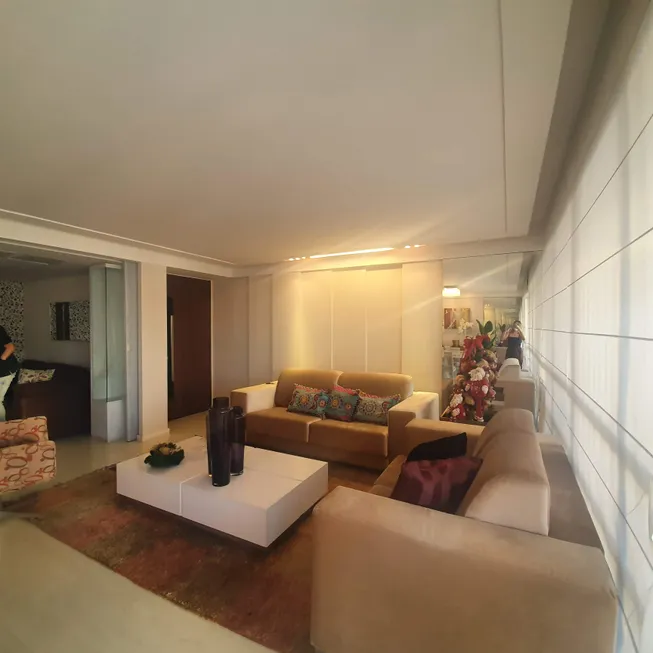 Foto 1 de Apartamento com 4 Quartos à venda, 180m² em Mauricio de Nassau, Caruaru