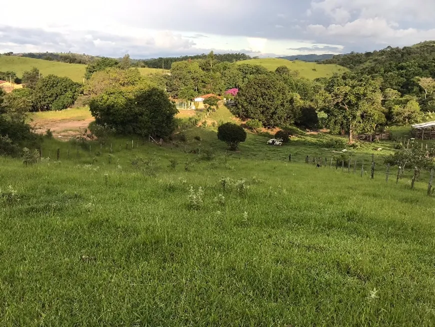 Foto 1 de Fazenda/Sítio com 3 Quartos à venda, 160m² em Brigadeiro Tobias, Sorocaba