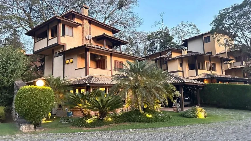 Foto 1 de Casa de Condomínio com 5 Quartos à venda, 286m² em Granja Viana, Carapicuíba