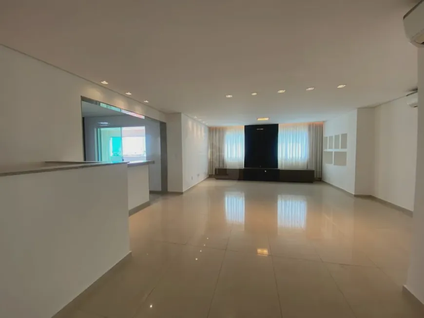 Foto 1 de Cobertura com 4 Quartos à venda, 216m² em Jardim Finotti, Uberlândia