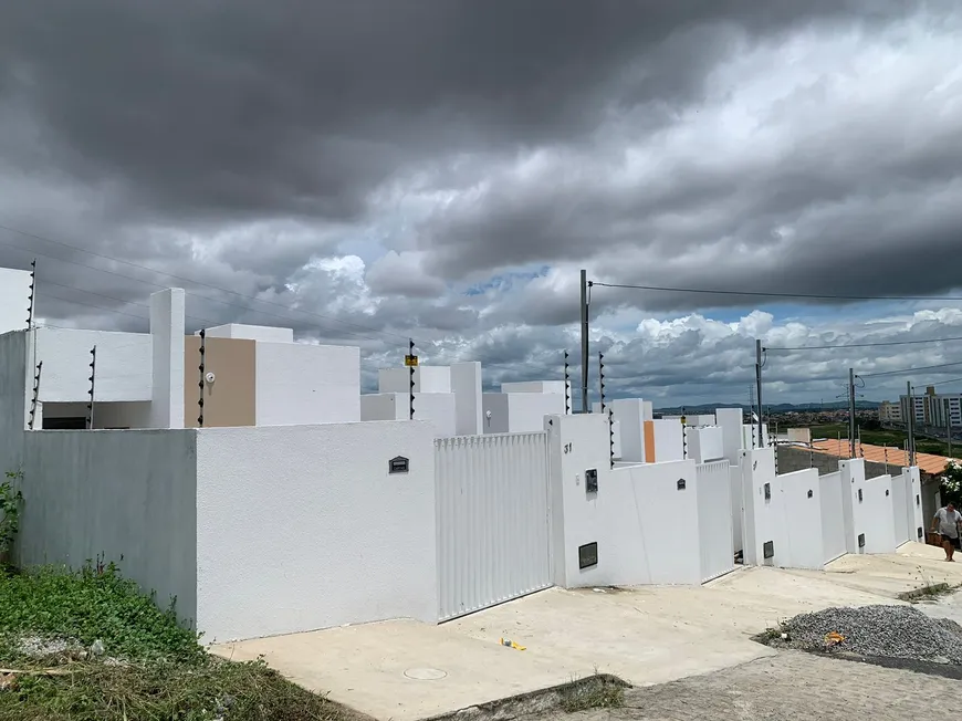 Foto 1 de Casa com 2 Quartos à venda, 54m² em Serrotão , Campina Grande