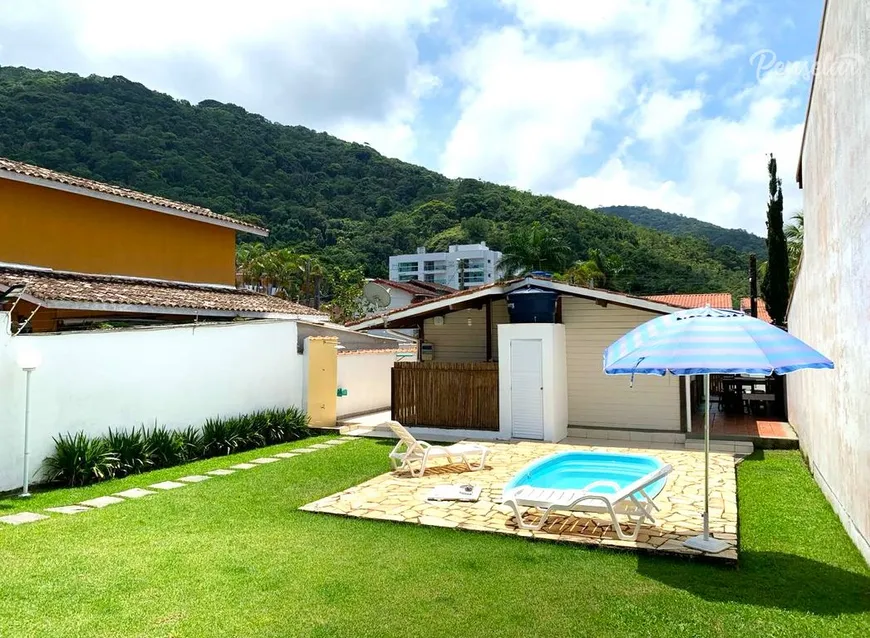 Foto 1 de Casa com 3 Quartos à venda, 110m² em Praia das Toninhas, Ubatuba