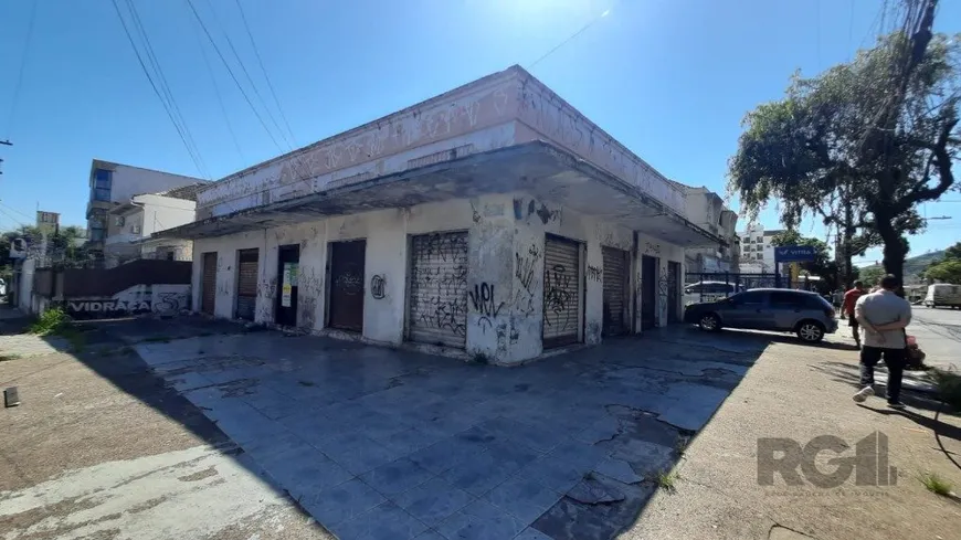 Foto 1 de Lote/Terreno à venda, 305m² em Medianeira, Porto Alegre