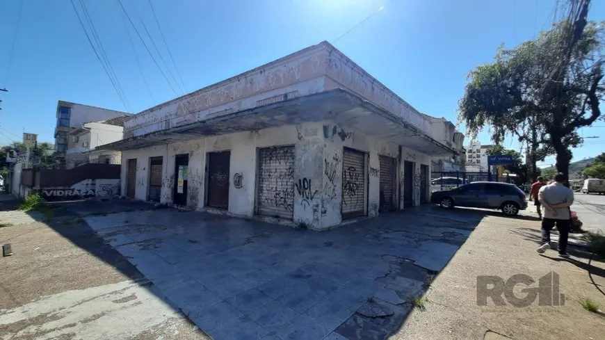 Foto 1 de Lote/Terreno à venda, 307m² em Medianeira, Porto Alegre