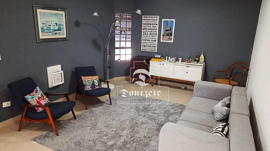 Foto 1 de Sobrado com 3 Quartos à venda, 300m² em Vila Pires, Santo André