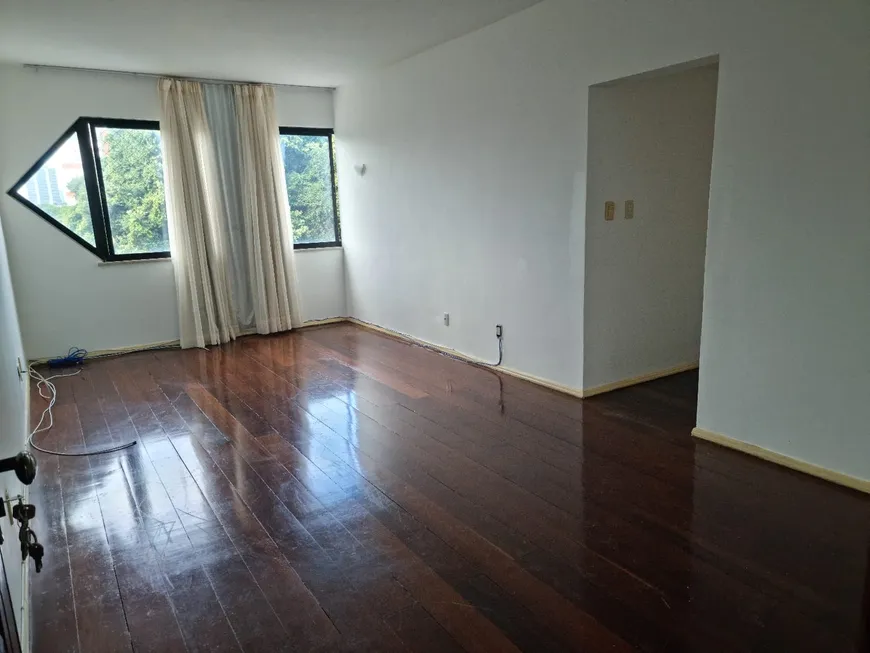 Foto 1 de Apartamento com 4 Quartos para alugar, 120m² em Itaigara, Salvador