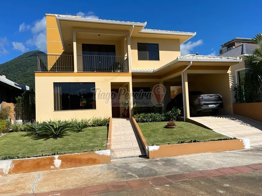 Foto 1 de Casa com 4 Quartos à venda, 300m² em Praia de Fora, Palhoça