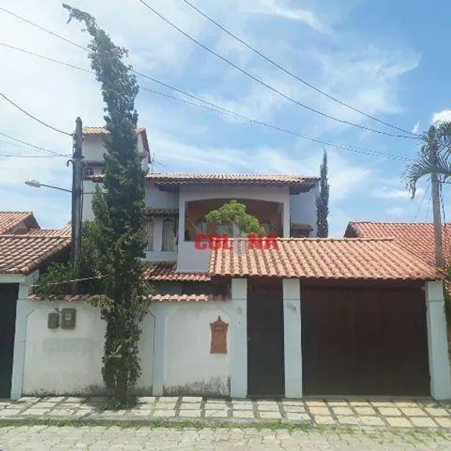 Foto 1 de Casa com 4 Quartos à venda, 300m² em Centro, Itaboraí