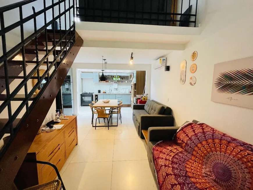 Foto 1 de Casa de Condomínio com 2 Quartos à venda, 105m² em Riviera de São Lourenço, Bertioga