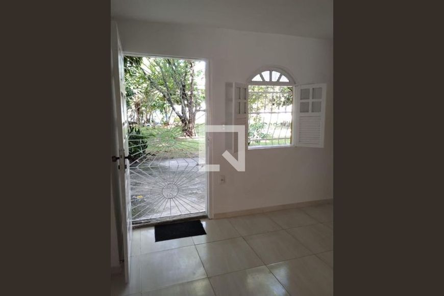 Foto 1 de Casa com 2 Quartos para alugar, 100m² em Pernambués, Salvador