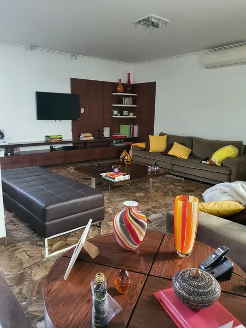 Foto 1 de Casa com 5 Quartos à venda, 500m² em Ipiranga, São Paulo