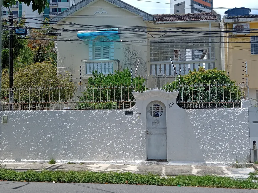 Foto 1 de Casa com 4 Quartos para alugar, 255m² em Madalena, Recife