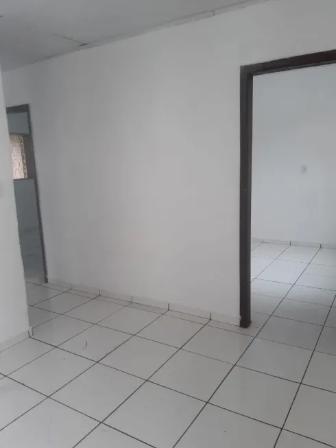 Foto 1 de Casa com 2 Quartos à venda, 50m² em Jardim Palmas, Londrina