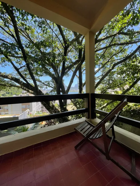 Foto 1 de Casa com 4 Quartos à venda, 240m² em Lagoa, Rio de Janeiro