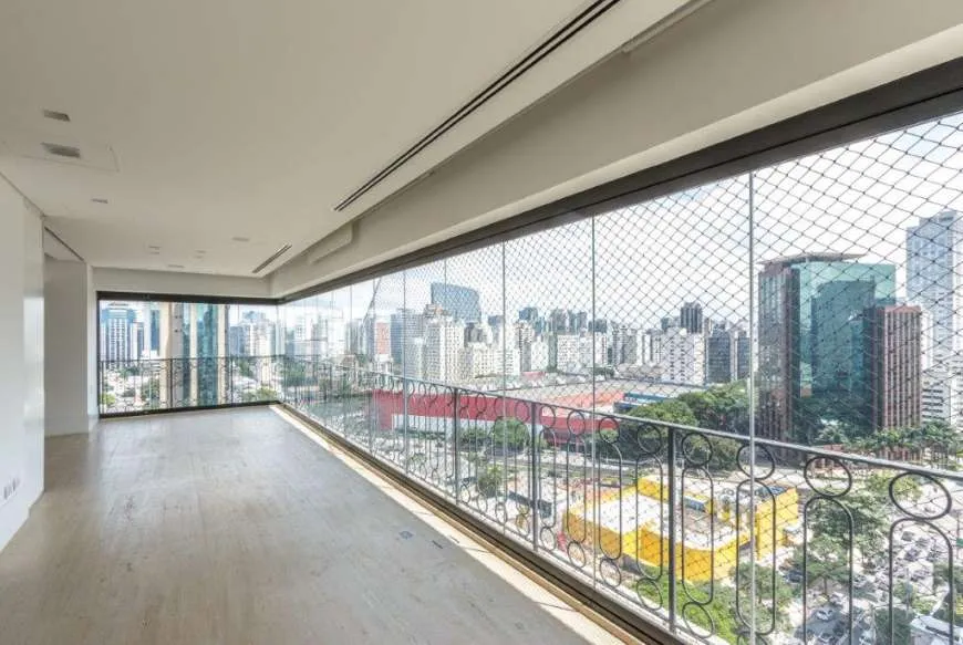 Foto 1 de Apartamento com 3 Quartos à venda, 276m² em Vila Nova Conceição, São Paulo