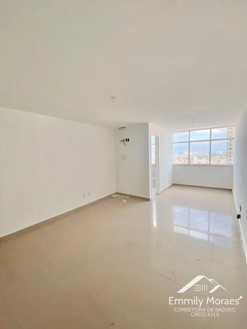 Foto 1 de Sala Comercial para alugar, 22m² em Candelária, Natal