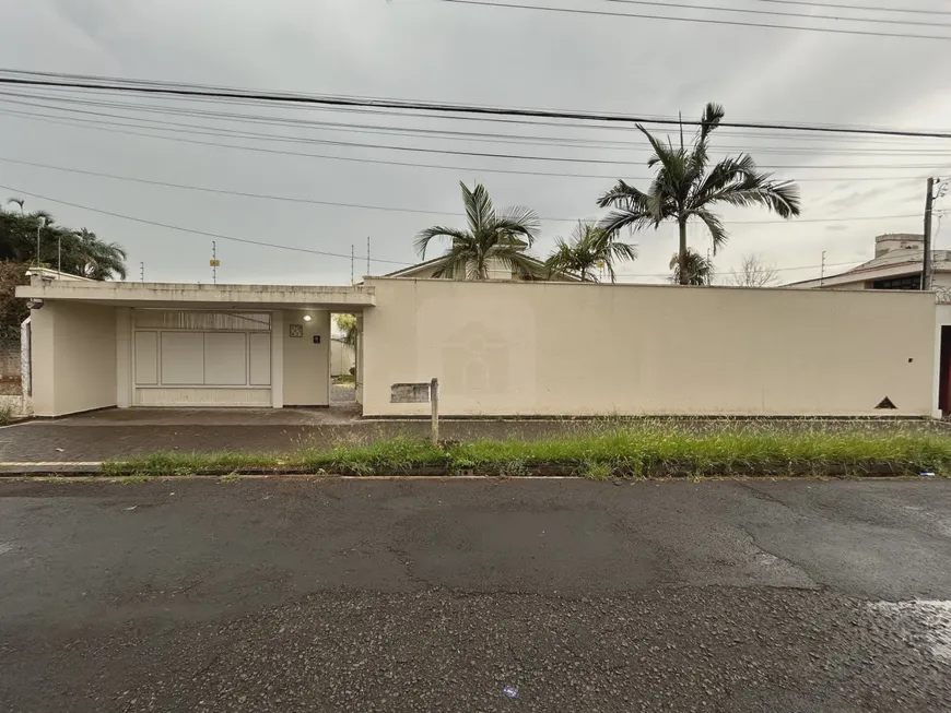 Foto 1 de Sobrado com 4 Quartos à venda, 1000m² em Cidade Jardim, Uberlândia