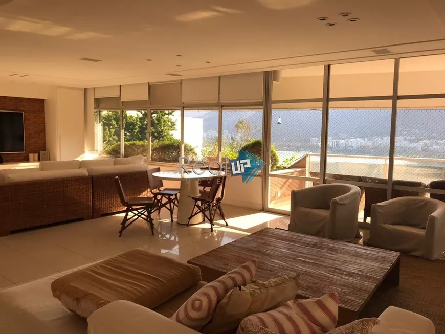 Foto 1 de Apartamento com 4 Quartos à venda, 230m² em Lagoa, Rio de Janeiro